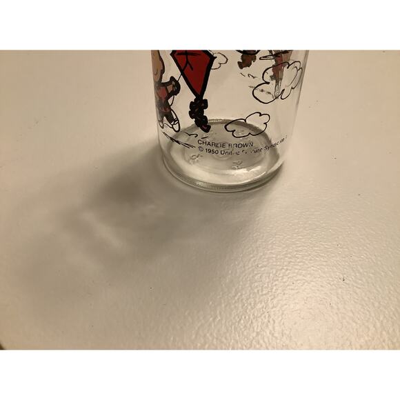 Vintage Promotional Jelly Jar Glass Featuring Charlie Brown Flying Kite 1950 - Picture 2 of 3